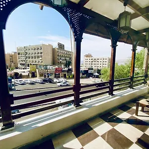 Friends Oasis بيت شباب العقبة