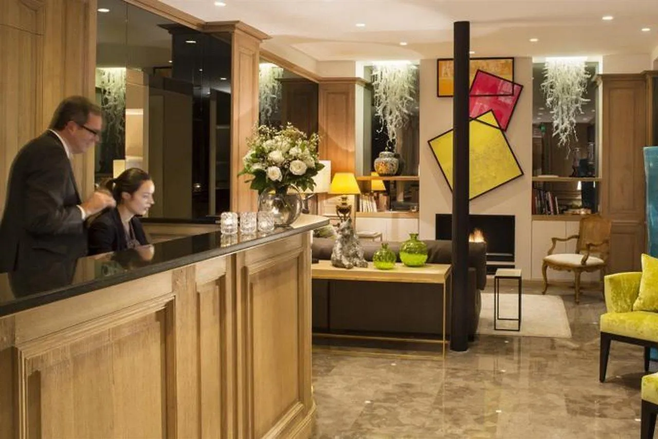 Hotel Balmoral Champs Elysees Paris