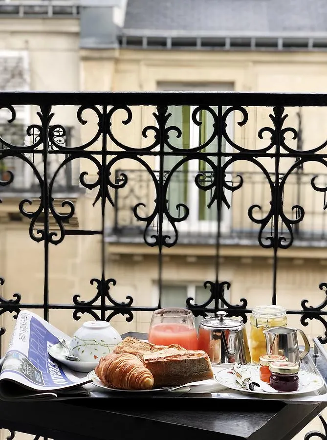 Hotel Balmoral Champs Elysees Paris